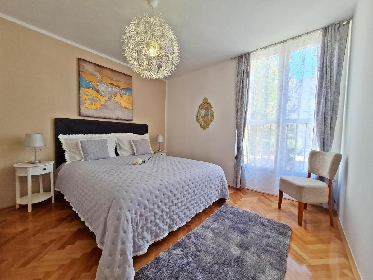 Beach Apartment Ivana 奥米什 外观 照片
