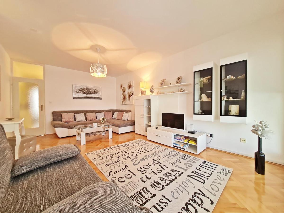 Beach Apartment Ivana 奥米什 外观 照片