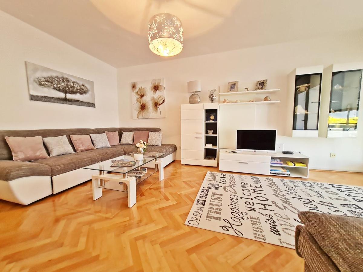 Beach Apartment Ivana 奥米什 外观 照片