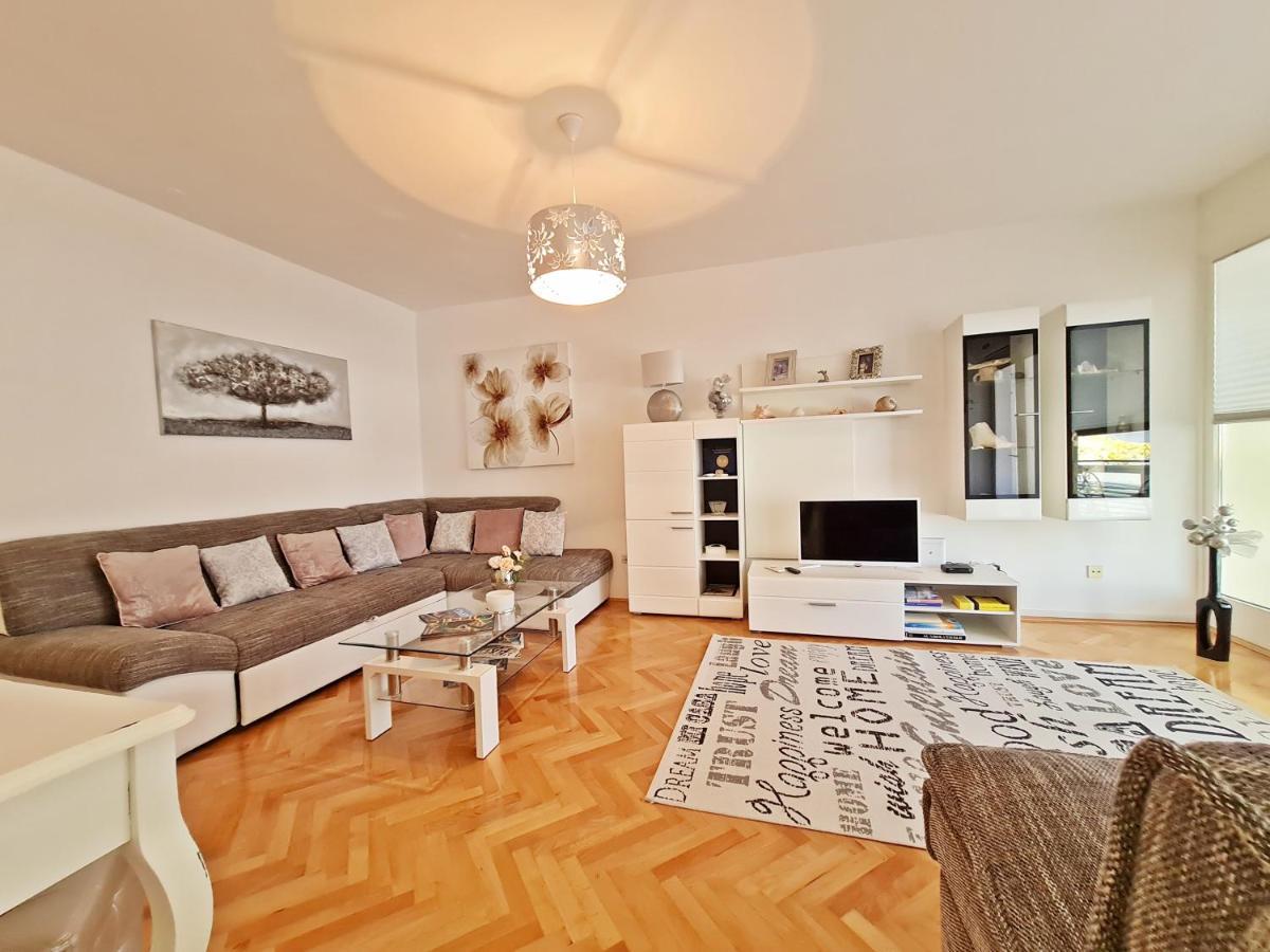 Beach Apartment Ivana 奥米什 外观 照片