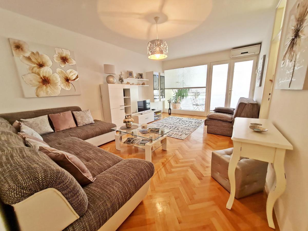 Beach Apartment Ivana 奥米什 外观 照片